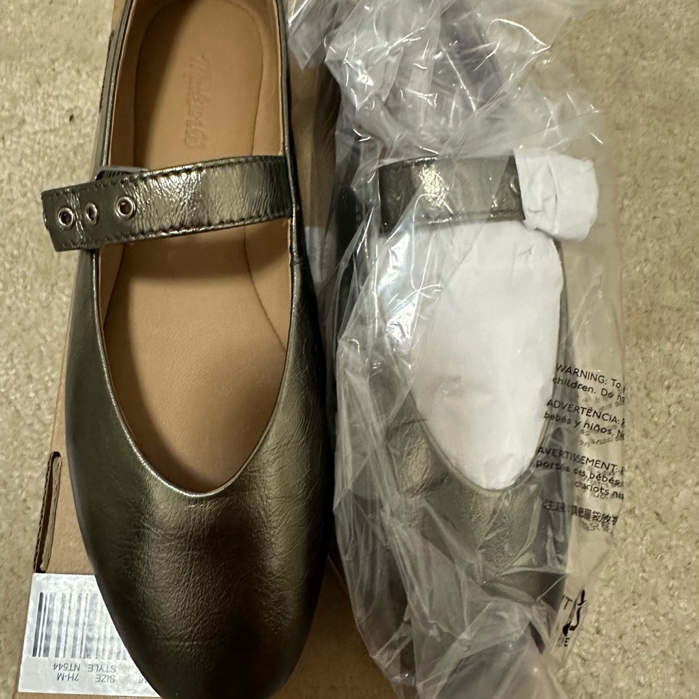 Never Worn Madewell Pewter Mary Jane Flats size 7.5